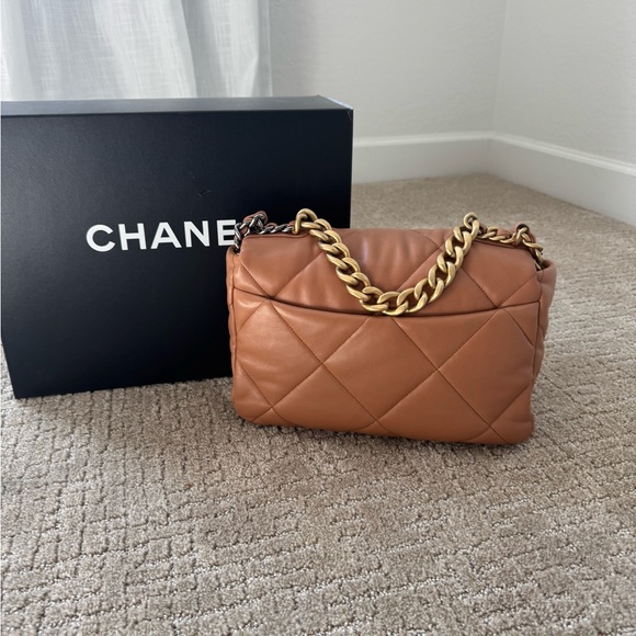 Chanel 19 21P Caramel Quilted Lambskin Shoulder Bag - Picture 2 of 8